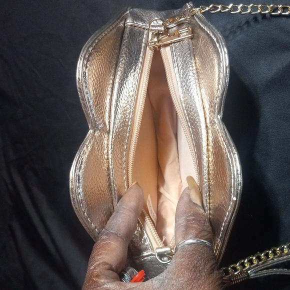 Lovely's Collection 💋 - Picture 2 of 4